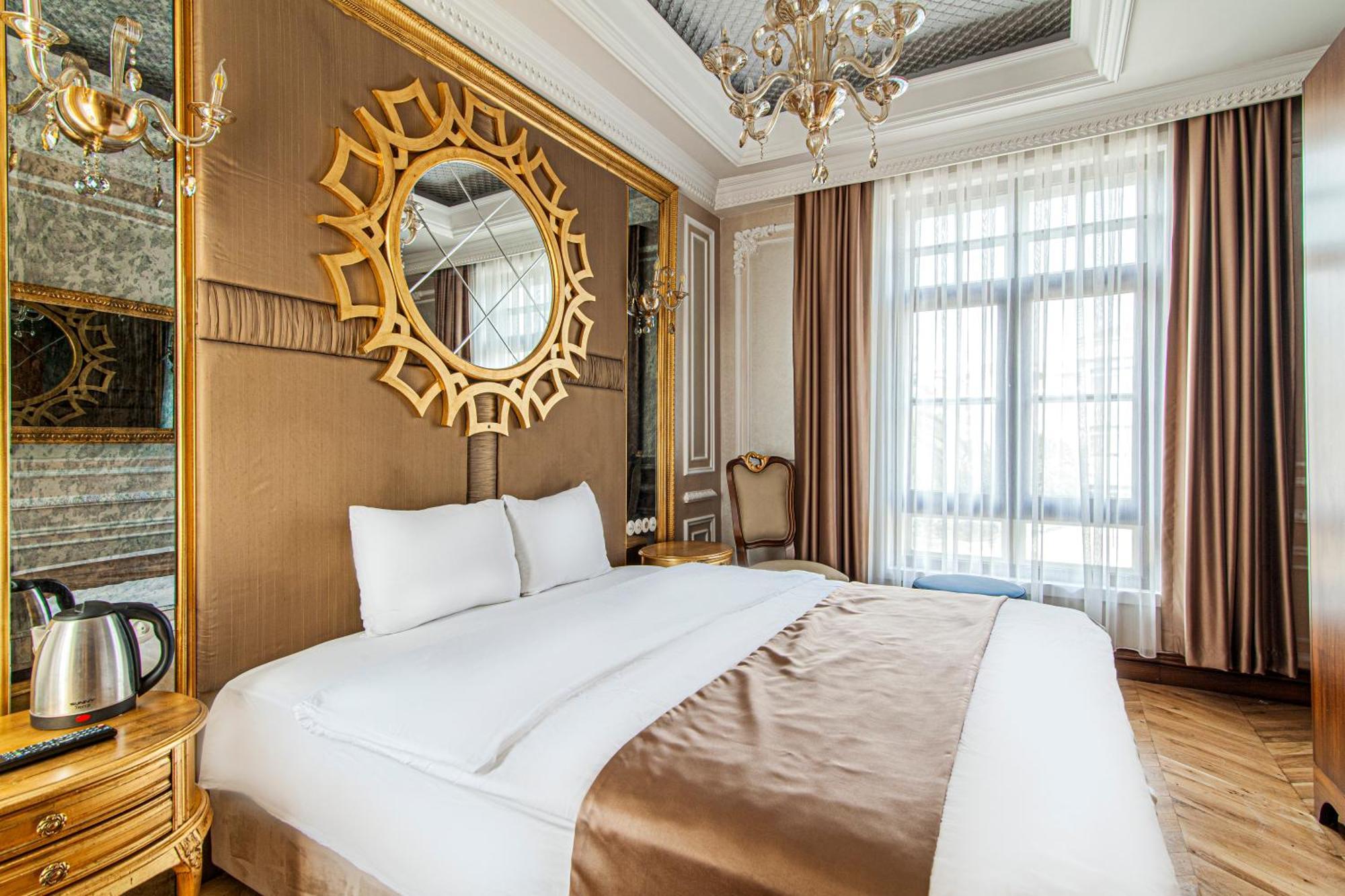 Sakine Hanim Mansion * Istanboel