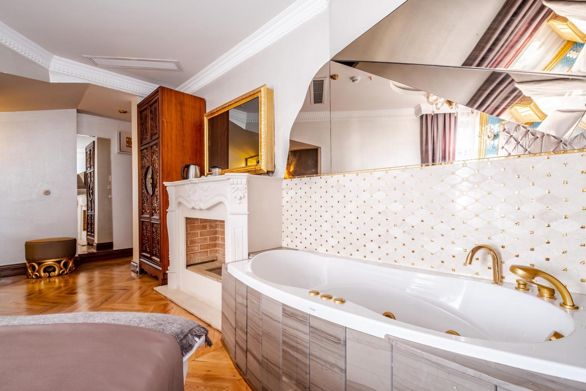 Sakine Hanim Mansion * Istanboel